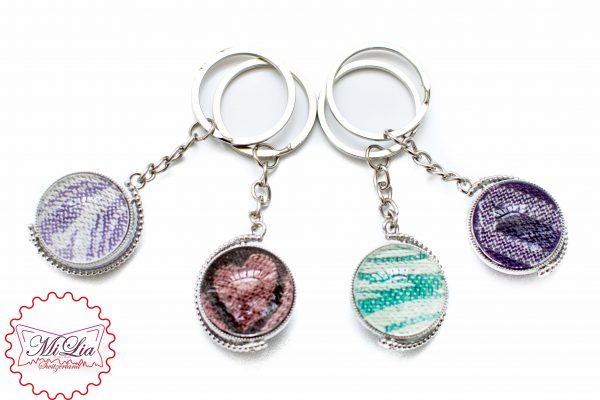 Cabochon Keyfob mit Tragetuch